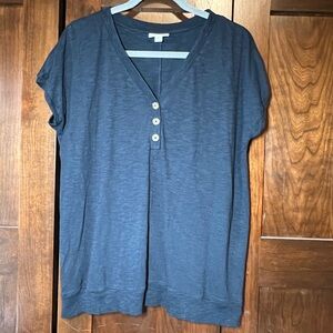 J. Jill Navy V-Neck Tee with Buttons Women’s Size Medium